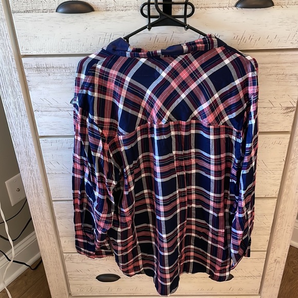 Francesca’s plaid button down - Picture 5 of 6